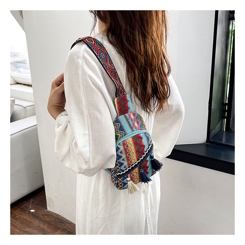 226g Weight Polyester Lining Material Zipper Closure Type Single Shoulder Strap Strap Type Fanny Pack Bags Type Casual, Travel Occasion Braid Material Geometric Pattern All Seasons Season Women's Gender Ethnic Style, Streetwear Style Square Shape Medium Size Women's Medium Braid Geometric Ethnic Style Streetwear Square Zipper Fanny Pack 1