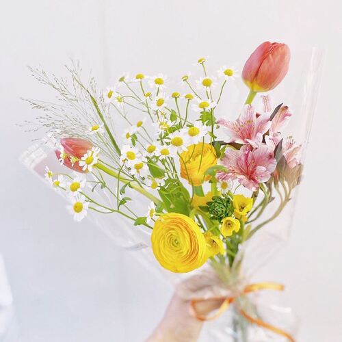 Dust-proof transparent flower wrapping paper, floral flower wrapping paper, waterproof plastic paper, flower shop bouquet base material, cellophane