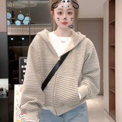 慵懒连帽卫衣女春秋新款韩系拉链条纹开衫百搭显瘦休闲减龄短外套