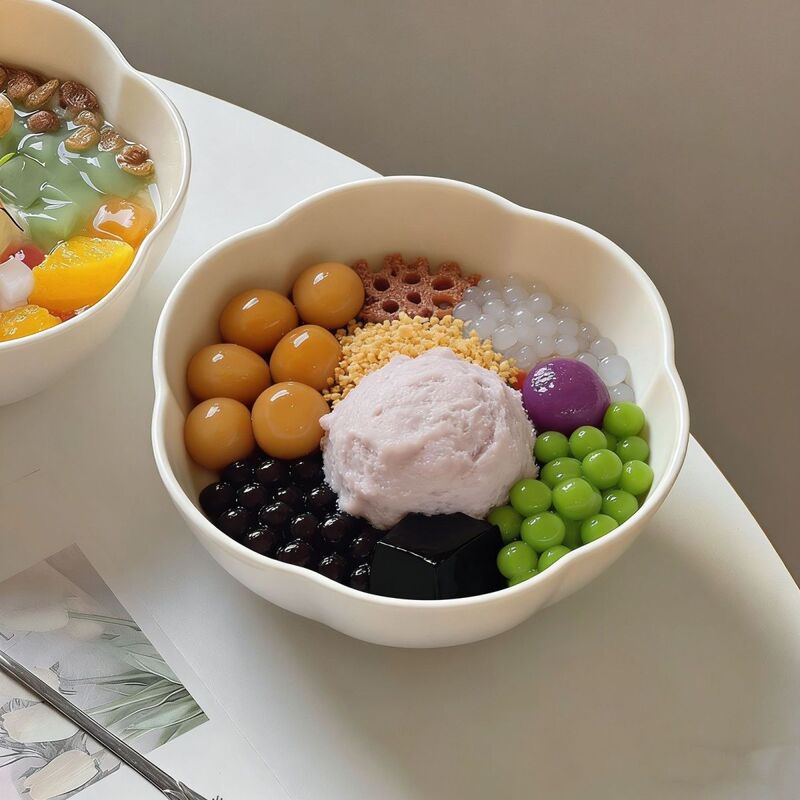 Petal-Shaped Dessert Bowl, Ins-Style Simple Pure White Ceramic Bowl, Suitable for Breakfast Porridge, Afternoon Tea, and Sweet Soup, Microwaveable