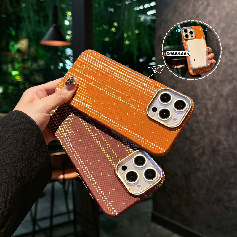 Suitable for Iphone17Promax Carbon Fiber Pattern Mobile Phone Case Luminous Magnetic Suction Apple 16 Ultra-Thin Pc All-Inclusive Sheath