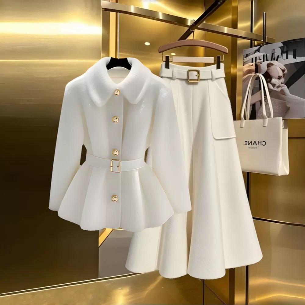 Демисезонный женский комплект (Chanel style) — приталенный жакет и юбка, яркий эффектный стиль