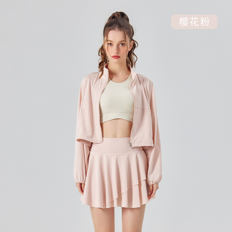 Conjunto deportivo para mujer: chaqueta transpirable de protección solar para exteriores, top de yoga, falda corta plisada y falda de bádminton.