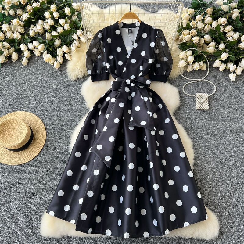 Dinner Dress Women's High-end Light Luxury Socialite Puff Sleeve dress Design Sense Tight Waist Strap Fluffy French Style Dress