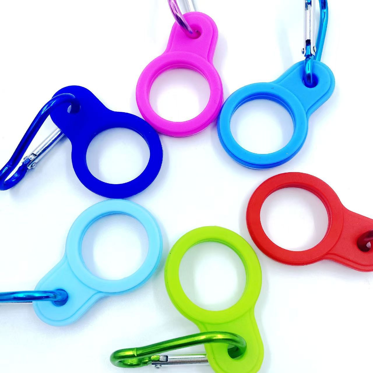 矿泉水瓶挂扣硅胶水瓶扣登山扣 水壶挂扣旅行饮料瓶手提水平扣