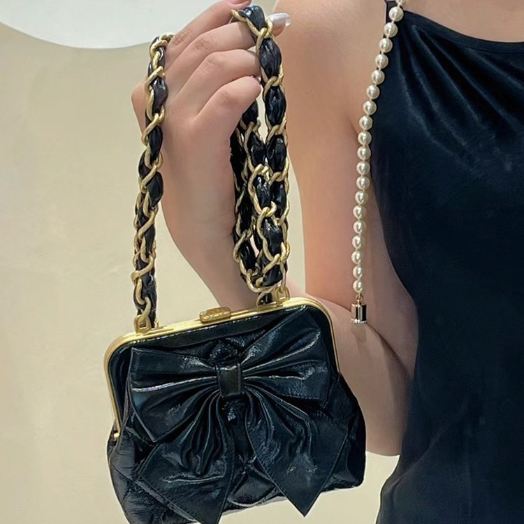 Piccola borsa a tracolla a mano con tracolla singola, design di nicchia, nuova borsa a tracolla da donna con catena, fibbia, oro, alla moda_voghion.com