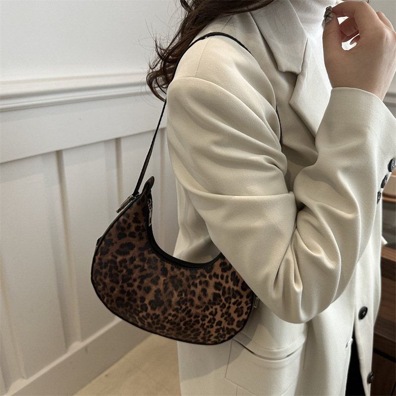 Bolsos para mujer 2025 primavera moda nueva moda moda moda estilo occidental bolso de hombro con estampado de leopardo bolso de axila celebridad de Internet