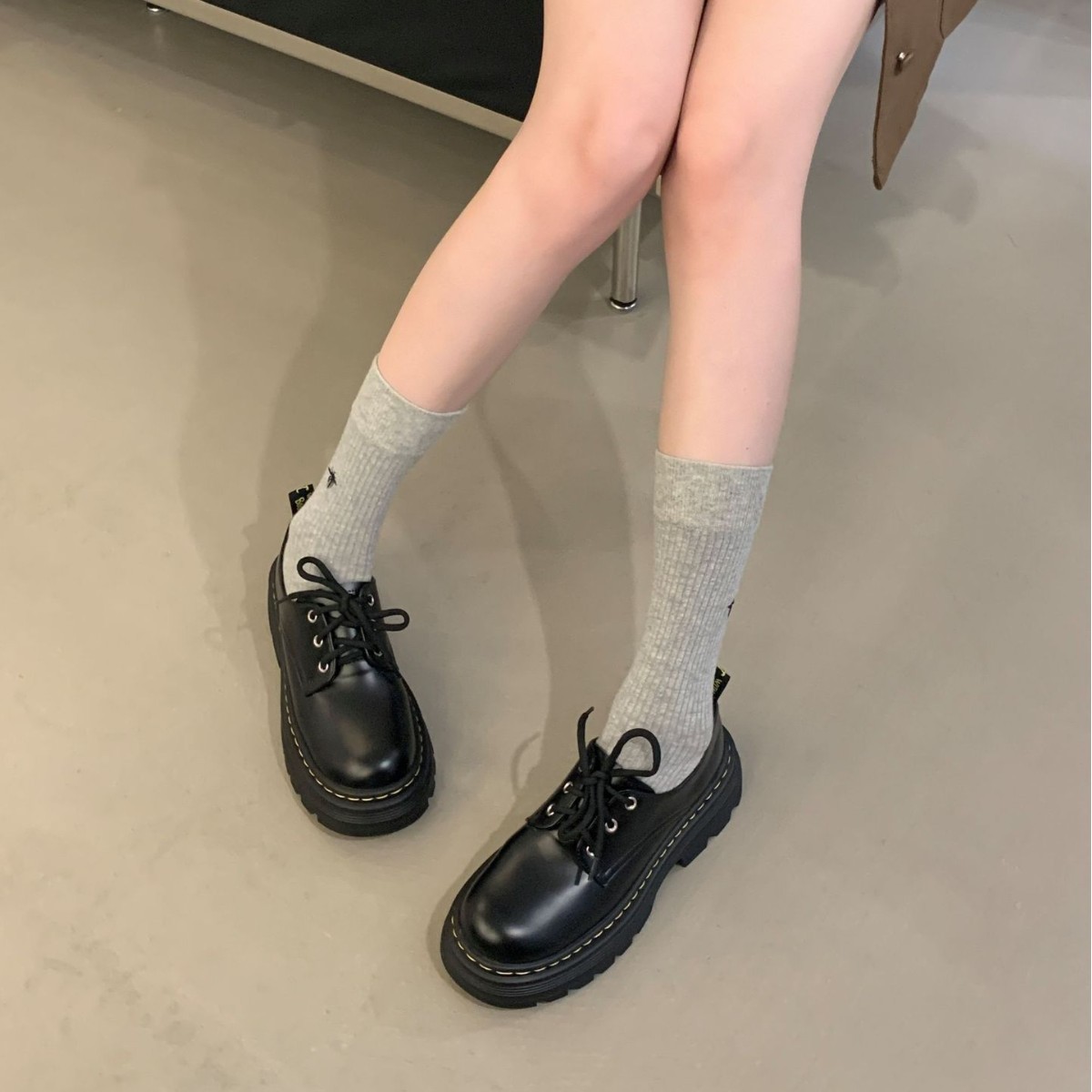 Grape Mom Otoño Nuevo estilo estilo británico con cordones para aumentar los zapatos Lofu de plataforma de tacón grueso Zapatos de cuero pequeños de punta redonda Otoño femenino