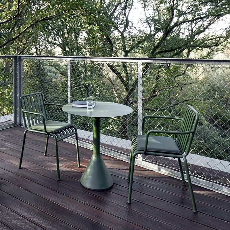 现代简约休闲庭院户外桌椅奶茶店咖啡厅铁艺彩色露天桌椅套装组合