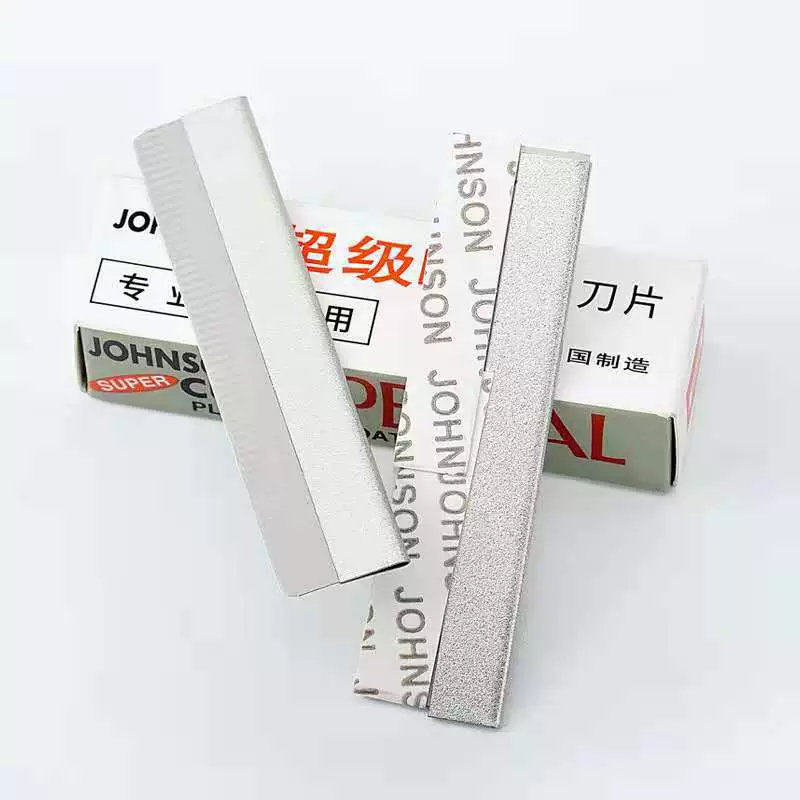 Cosmetic Gift Set — Assorted Mini Beauty Items, Random Selection, ~0.15 kg