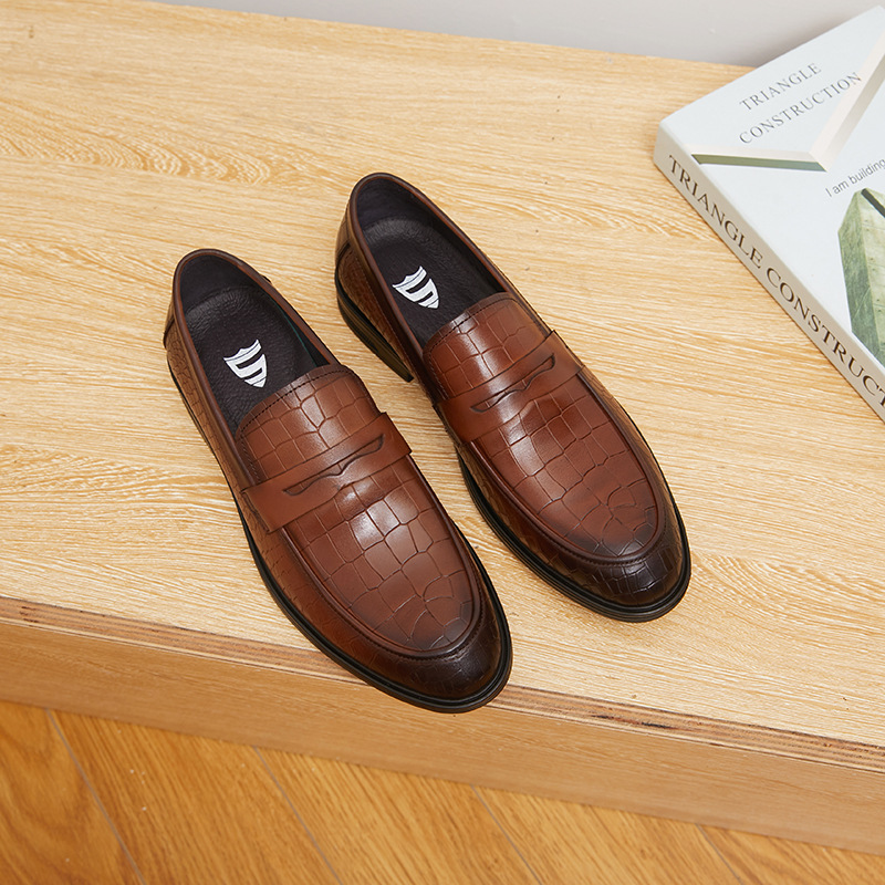 New professional men's business leather shoes with low heel embossed embossed working men's shoes_voghion.com