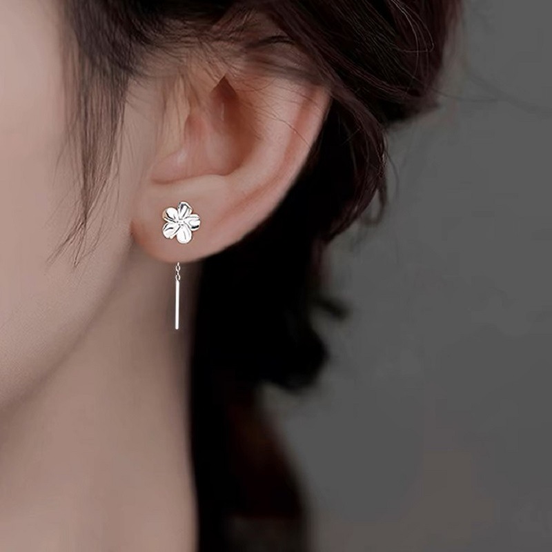 S925 plata esterlina Gardenia auriculares femeninos auriculares 2024 nuevos aretes de agujeros de orejas de fluido explosivo