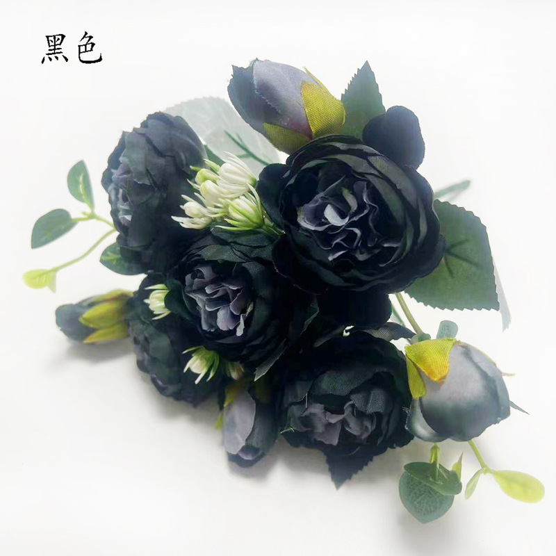 검은색