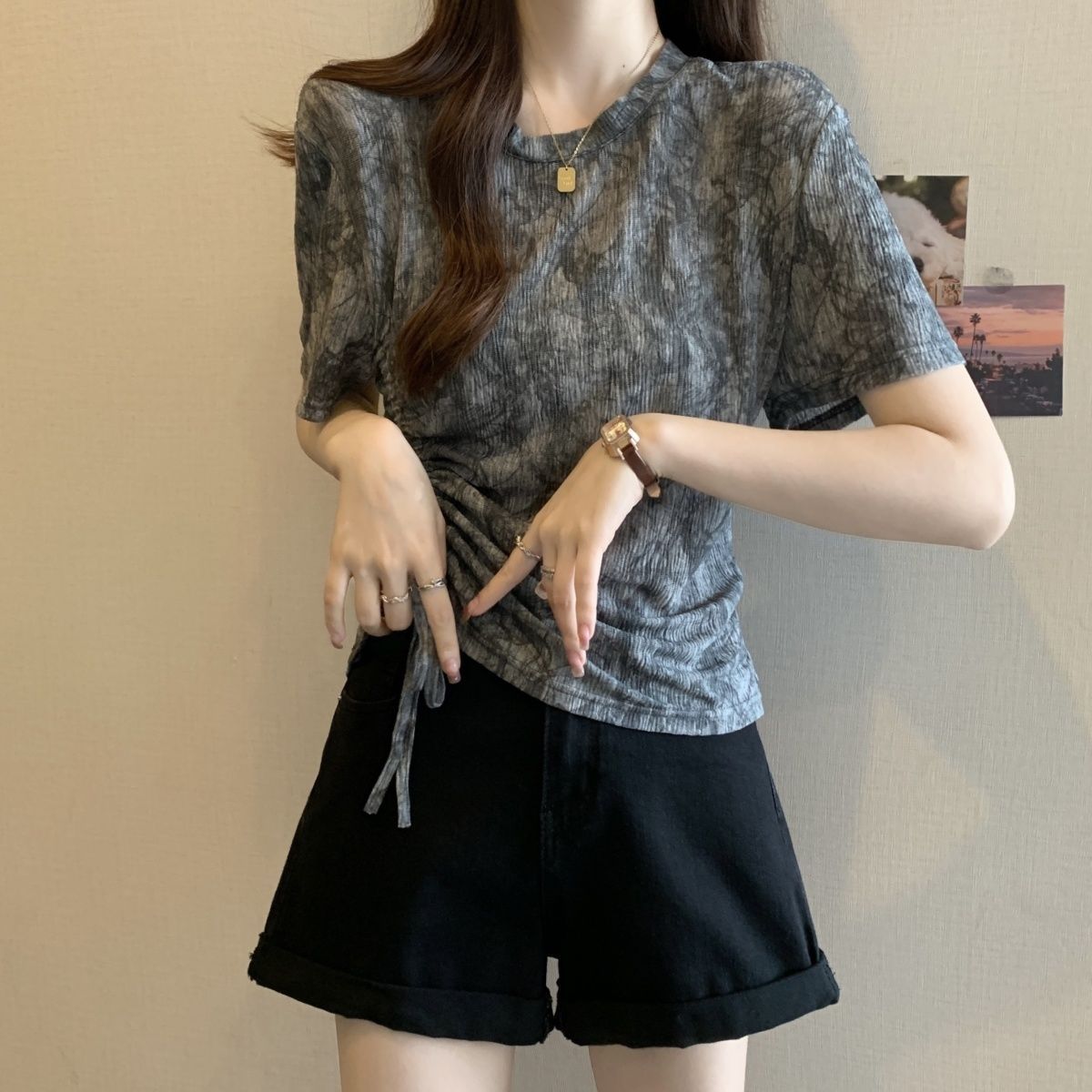 Camiseta de manga corta con cordón de teñido anudado de tinta de estilo nacional de gran tamaño para mujer verano nuevo estilo suelto y delgado top de hombro de tendencia para mujer image 7