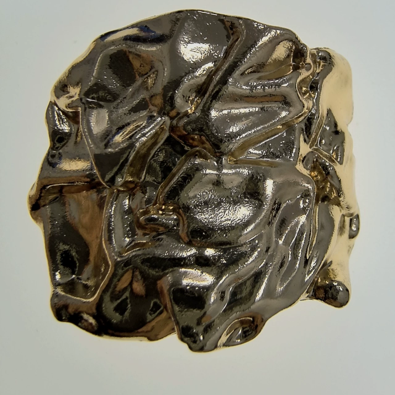 Европейская и американская металлическая пряжка, новая оптовая продажа, специальная форма, вогнутая и выпуклая рубашка, костюм, куртка, свитер, модная декоративная пряжка, купальник на груди