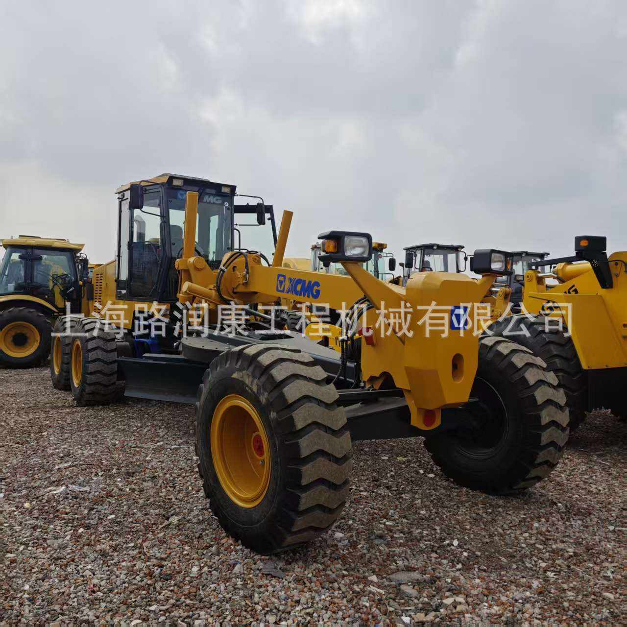 外贸公司找源头商家大小型XCMG徐工180平地机市场徐工2153平地机