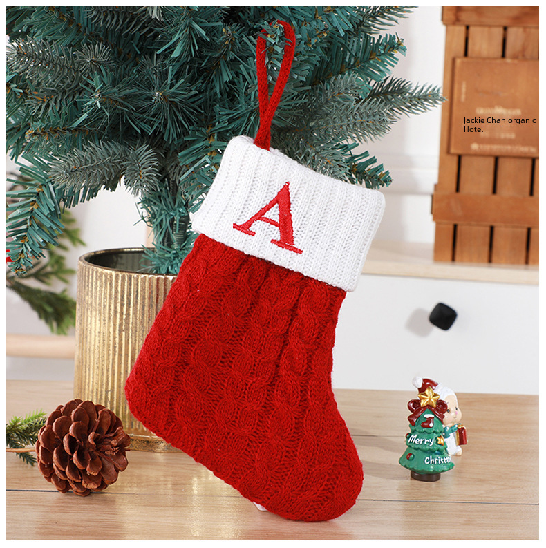 Niedliche Brief Weihnachtssocken Dekoration kreativer Weihnachtsbaumanhänger Weihnachtswind Wolle gestrickte Socken Dekoration Requisiten_voghion.com