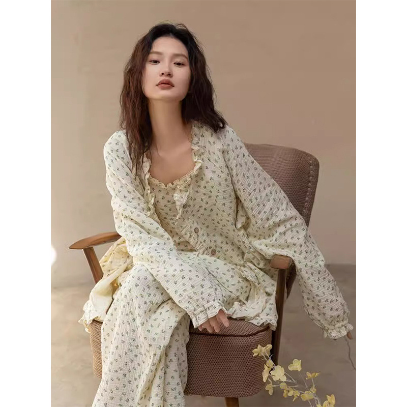 甜美少女小碎花睡衣女2025春秋新款棉纱宽松大码吊带家居服三件套