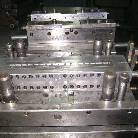 供应掀动笔模具