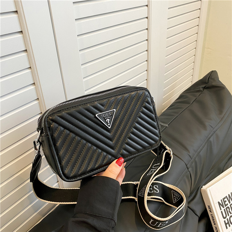 Bolso cuadrado pequeño de diseño exclusivo, nuevo bolso de moda transfronterizo, bolso bandolera de un solo hombro.