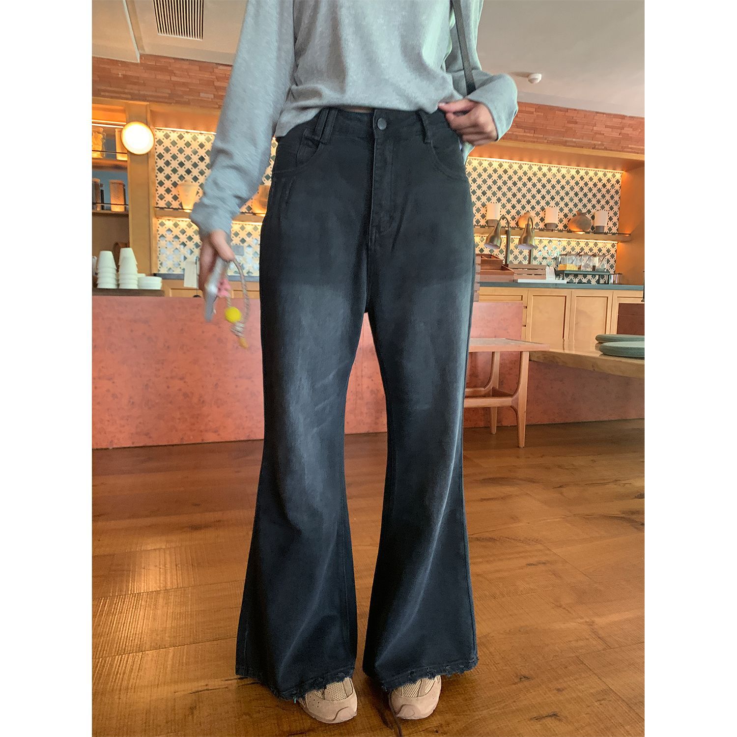 Plus-size women's clothing 2026 autumn niche slimming stylish jeans retro denim bell-bottom pants American high-waisted trousers