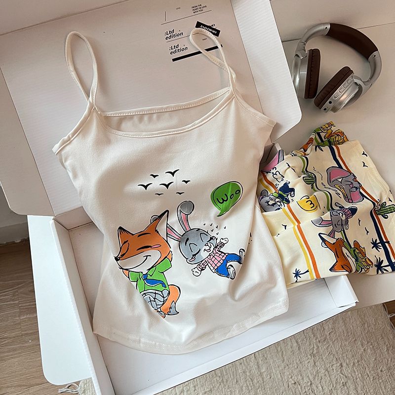 Dulce niña Kitty cojín para el pecho cabestrillo lindo pijama mujer verano 2025 nuevo traje de pantalones cortos a rayas ropa de casa