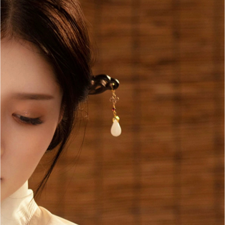 Magnolia tassel hairpin