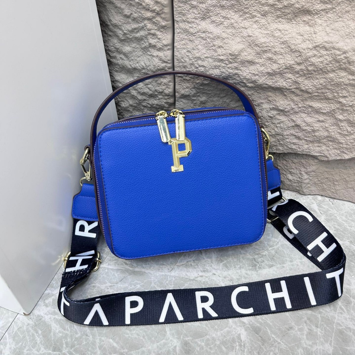 Amazon transfronterizo 2024 nuevo bolso de caja de letras de moda de mujeres p estilo europeo y americano calle de hombro mochila