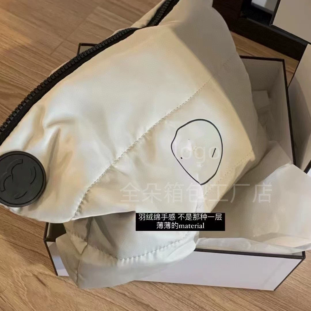 Новый модный тренд пуховая ватная косметическая сумка 2024 Заводская оптовая ручная клатчевая сумка большая емкость портативный макияж для волос