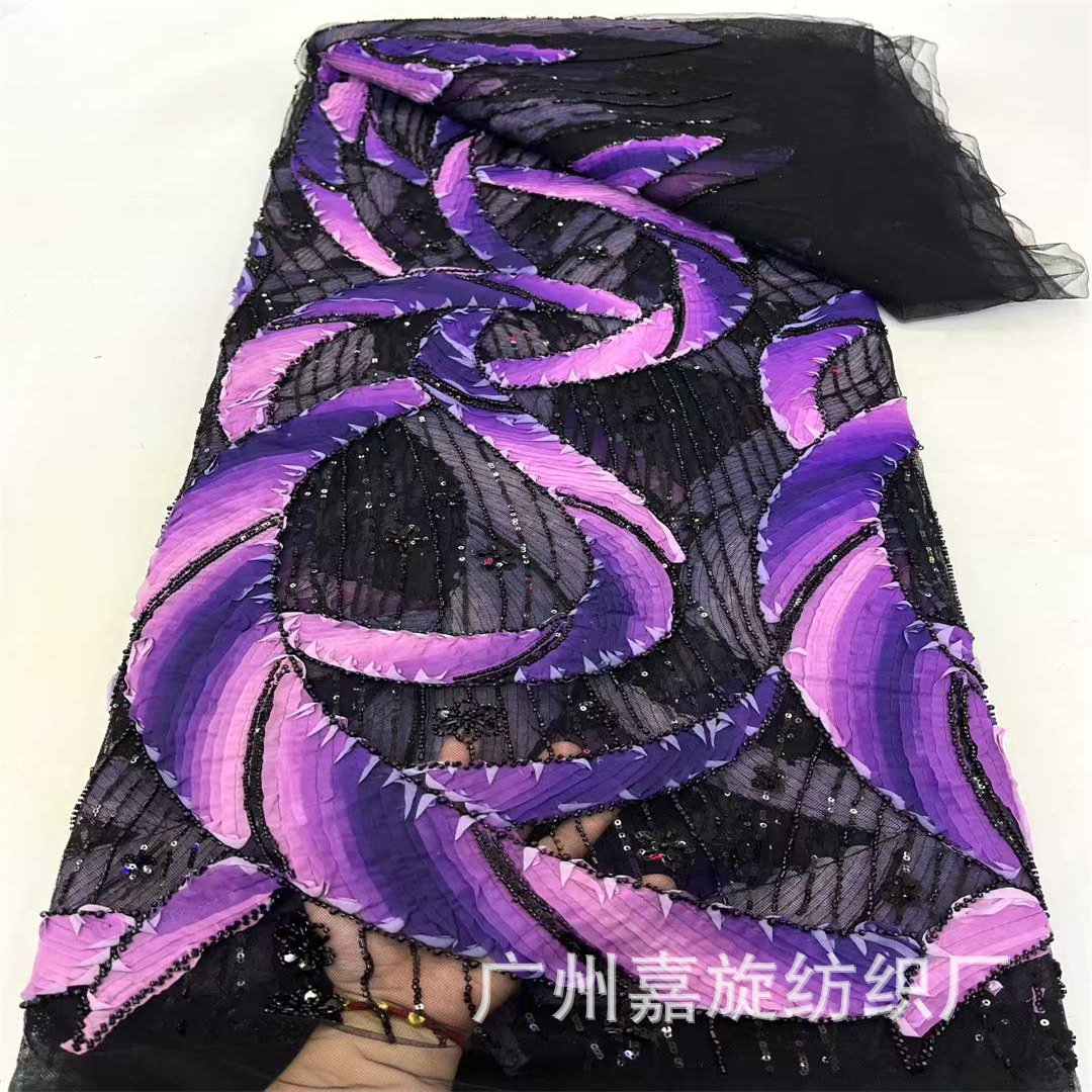 Nueva tela de bordado con lentejuelas tridimensionales en degradado morado para trajes de escenario y vestidos de novia.