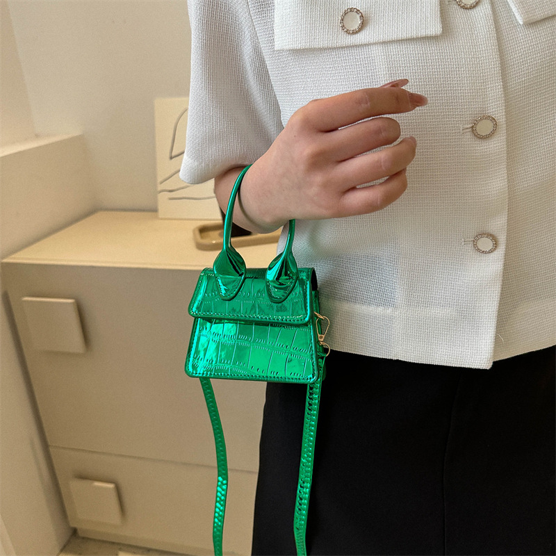 187g Weight Sewing Thread Fashion Element Magnetic Buckle Closure Type Single Shoulder Strap Strap Type Shoulder Bag Bags Type Casual Occasion Pu Leather Material Solid Color Pattern All Seasons Season Women's Gender Streetwear Style Square Shape Small Size Women's Small Pu Leather Solid Color Streetwear Sewing Thread Square Magnetic Buckle Shoulder Bag 18