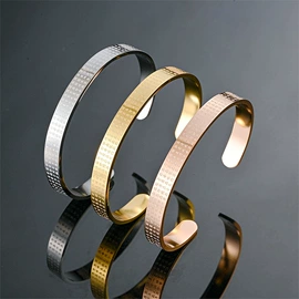 戒指;手镯;项链