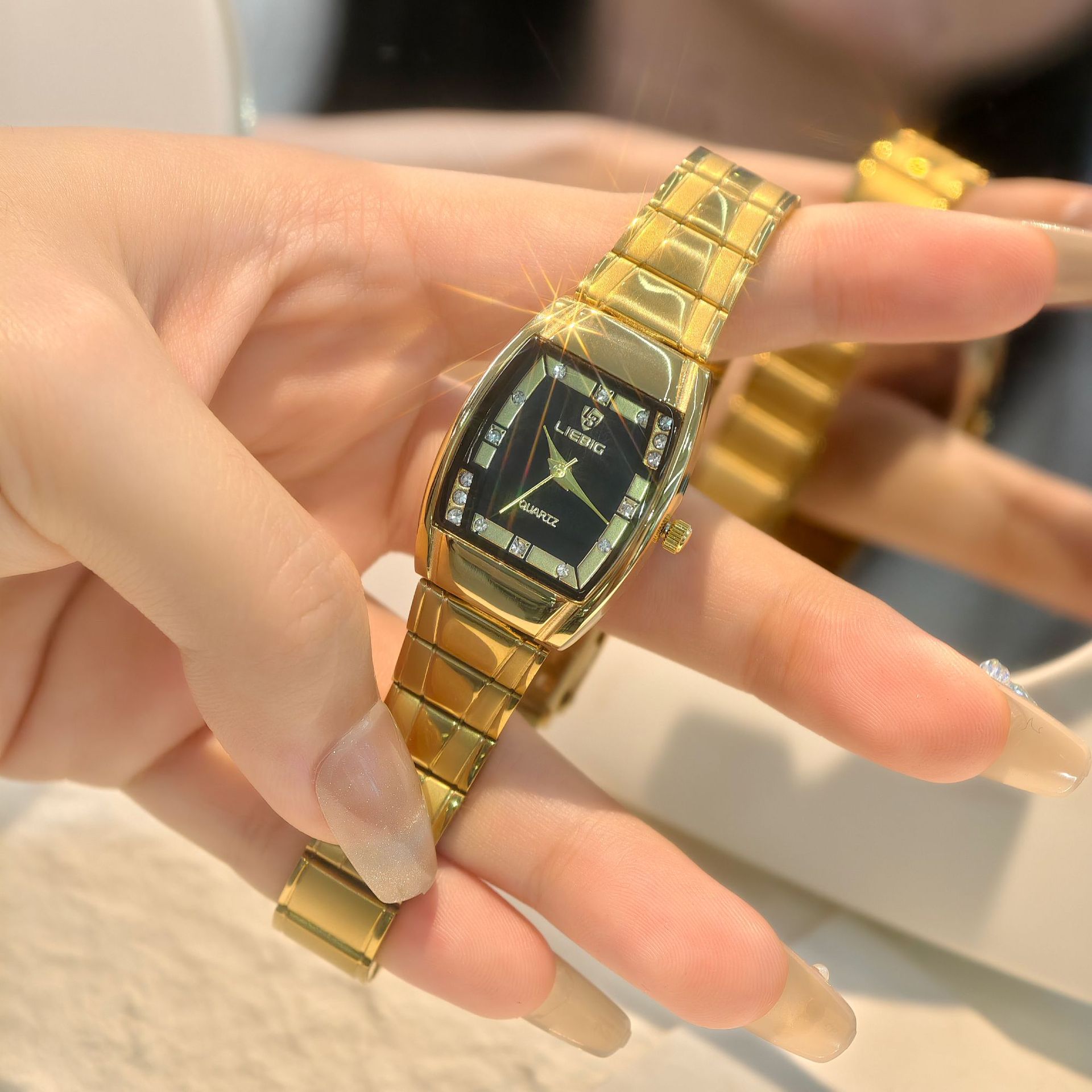 Gold shell black surface【l8818】