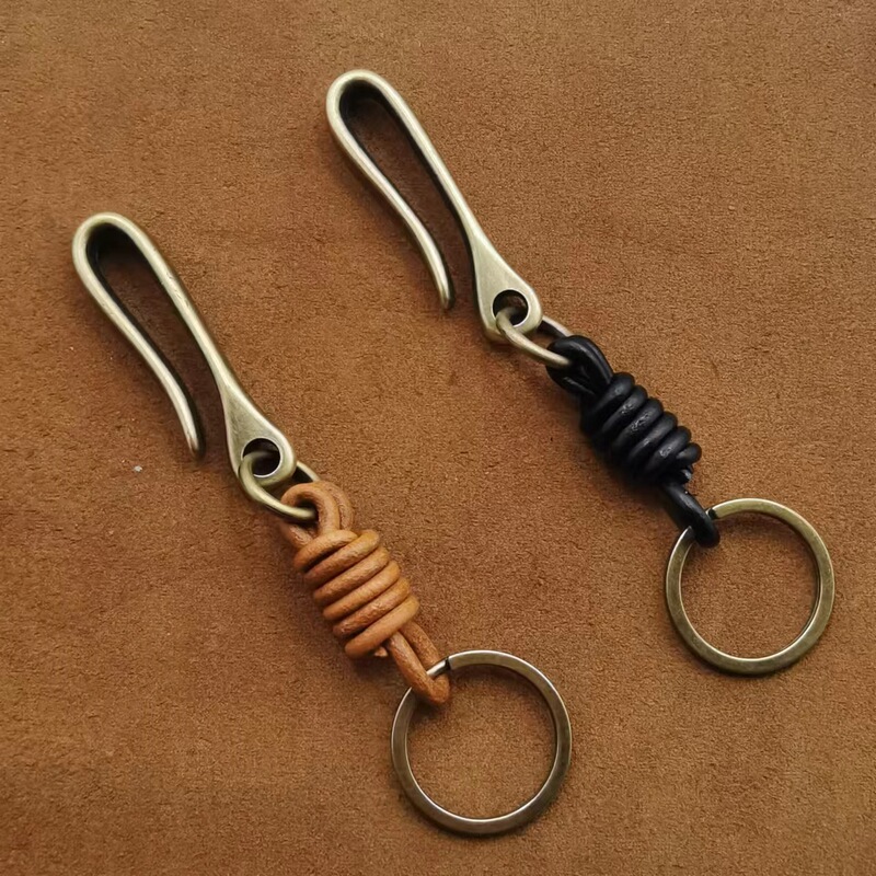 Retro cowhide waist hanging key chain pendant creative personality simple car key chain ring men's school bag pendant Retro cowhide waist hanging key chain pendant creative personality simple car key chain ring men's school bag pendant