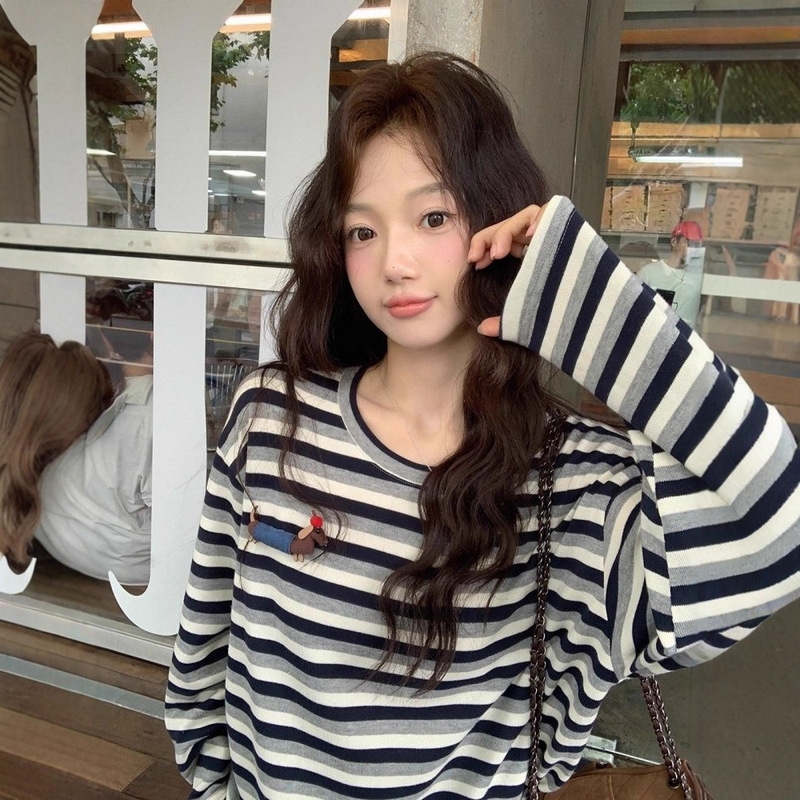 Designed Stripesd Round Neck Long-Sleeved T-Shirt for Women in Autum New Loose Slimming Look Casual Versatile Outer Top Ins Trend Designed Stripesd Round Neck Long-Sleeved T-Shirt for Women in Autum New Loose Slimming Look Casual Versatile Outer Top Ins Trend