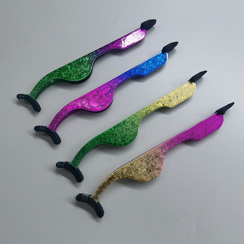 Silicone strips to attach false eyelashes, auxiliary tweezers, false eyelash curlers, tail glue particles to apply glue to false eyelashes