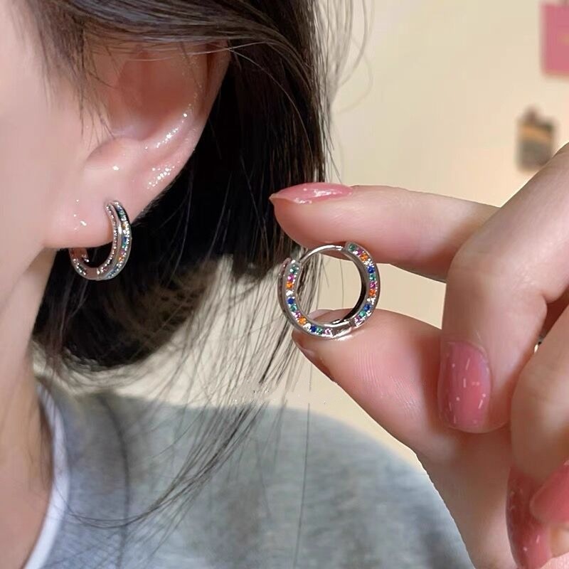 Pendientes círculo de plata 925 Pendientes de circón de color incrustado con diamantes para hombres y mujeres pendientes de nicho simples pendientes de pareja