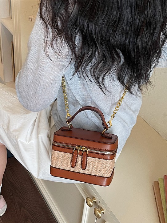 Bolso para mujeres 2026 nuevo color contrastante empalme trenzado caja de mano bolso pequeño bolso cuadrado de lujo ligero de alto nivel bolso de hombro