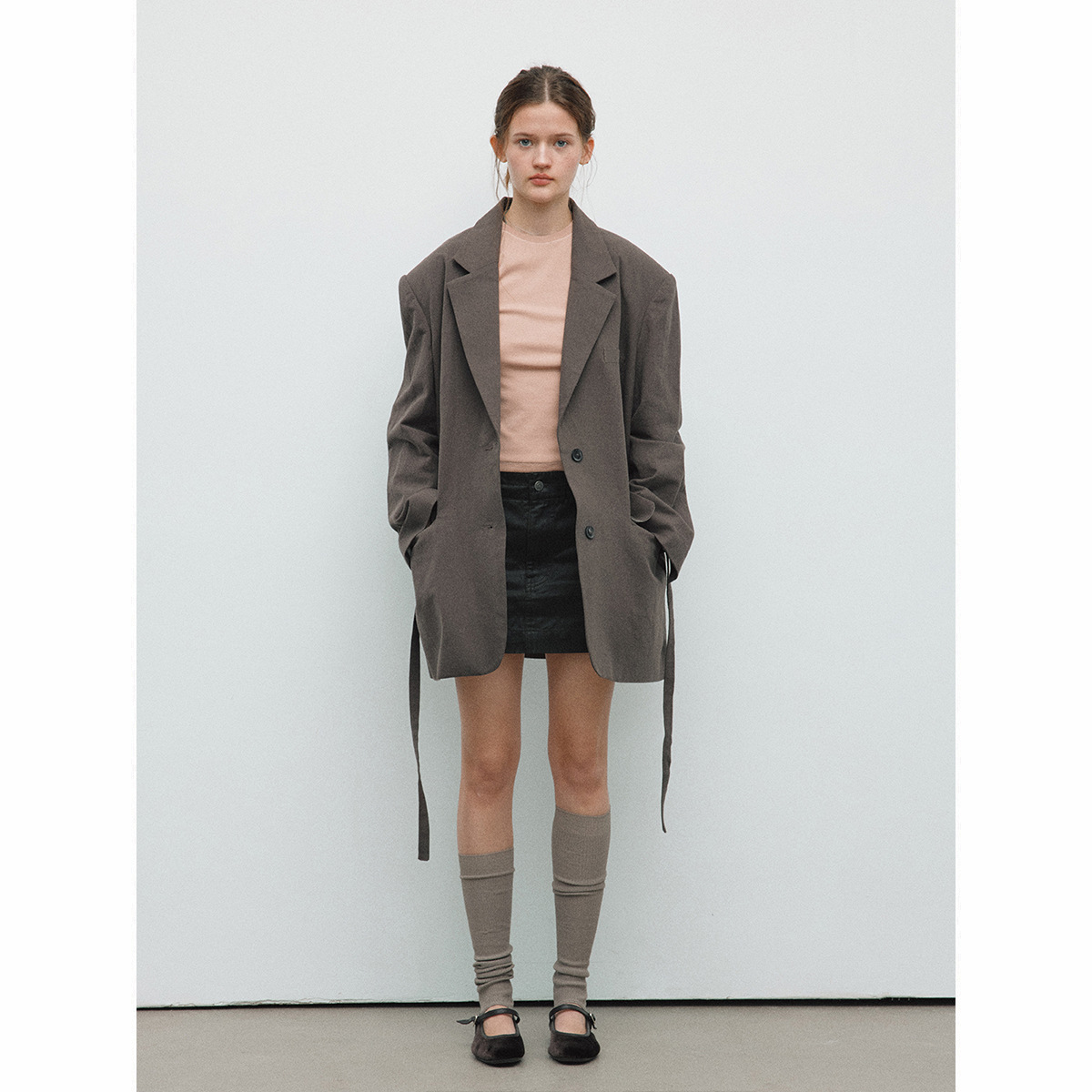 [Clearout Special Price, Non-Refundable and Non-Exchangeable] Lapel Linen Cotton Wide Shoulder Shackle Lace-Up Long Suit Jacket for Women H8234