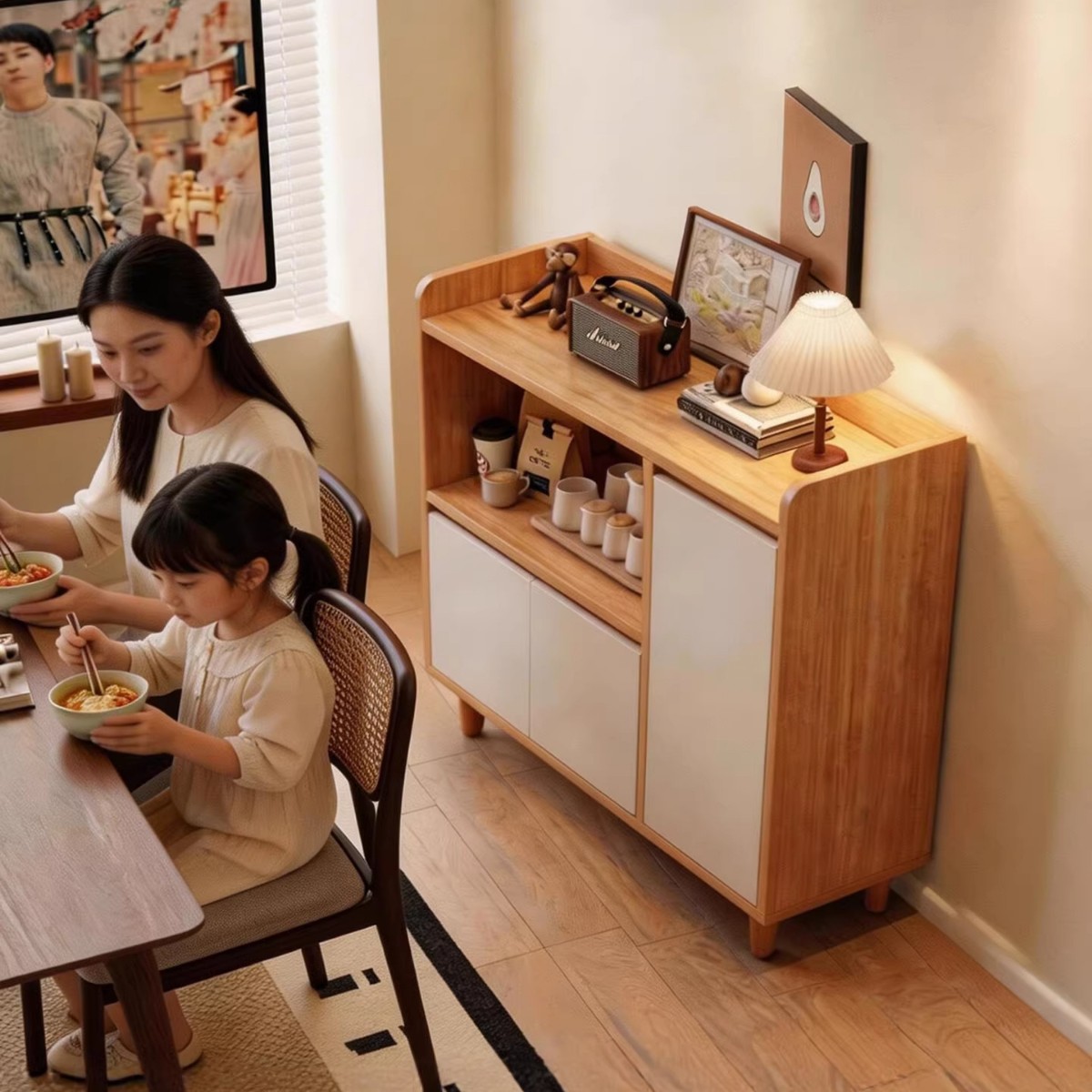 Aparador contra la pared, mueble de almacenamiento integrado, mueble auxiliar para sala de estar, mueble para té, mueble pequeño de almacenamiento, mueble de almacenamiento, mueble bajo estilo madera natural.