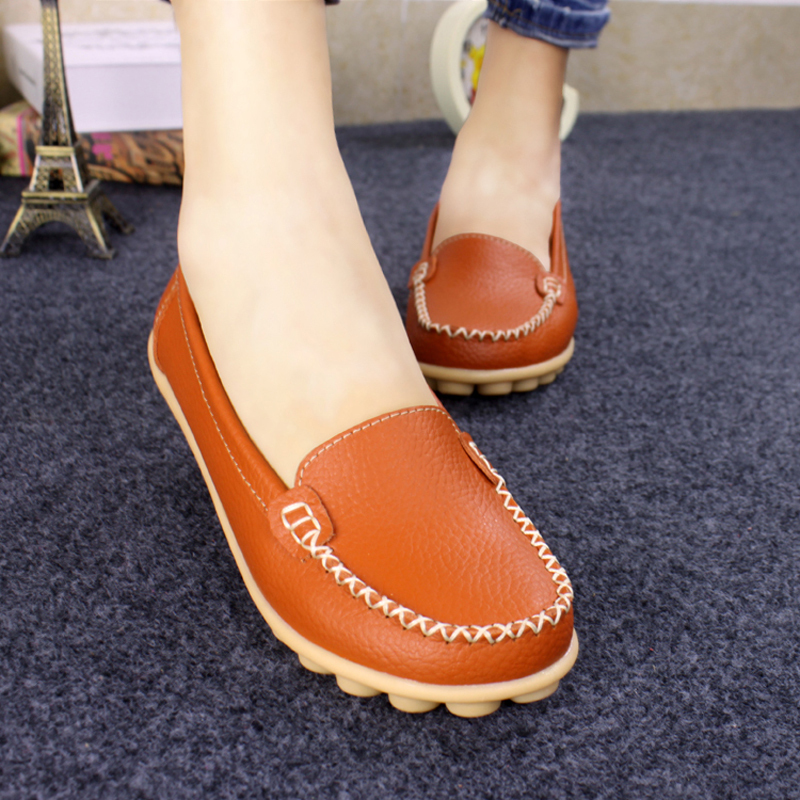Spring and Autumn Casual Nurse White Shoes Shallow Mouth Flat Large Size Mom Shoes Genuine Leather Non-Slip Beanie Shoes Soft Sole Loafers