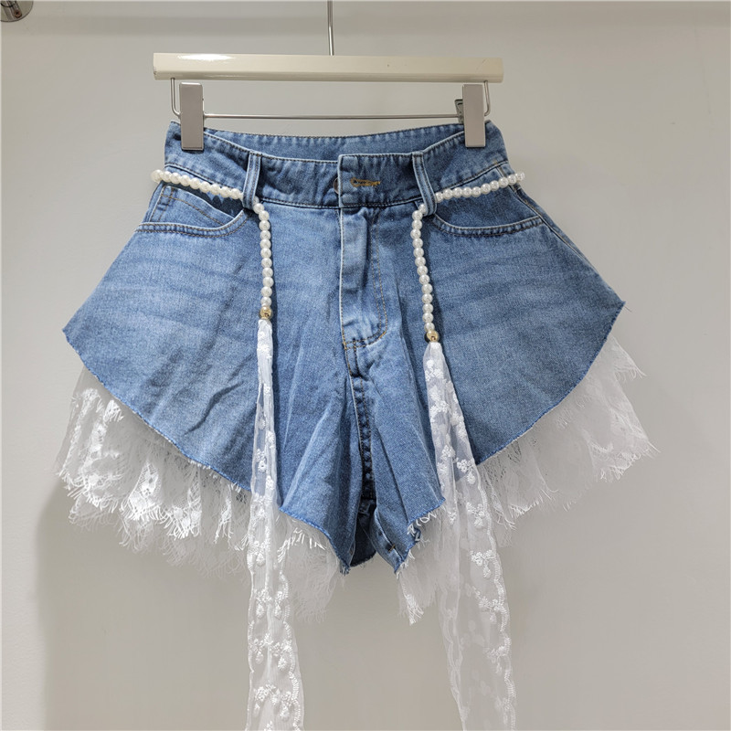 Short de Mezclilla con Encaje y Cinturón image 1