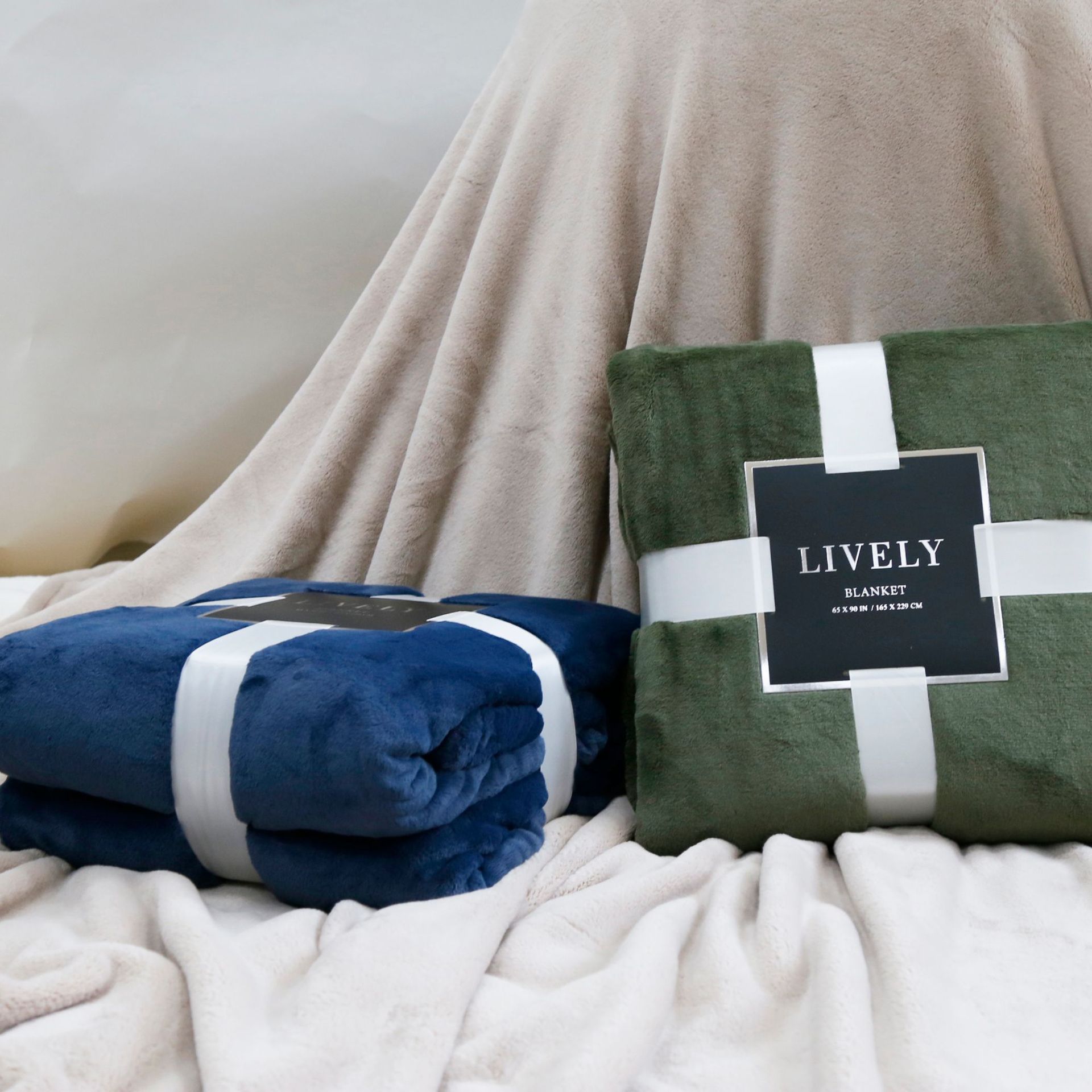 纯色法兰绒毛毯铺床加绒床单办公室午睡盖毯单人毯沙发毯子可定制