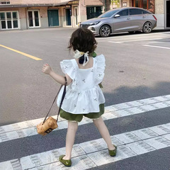 2024女童春夏新款刺繡花朵洋氣套裝女寶寶飛袖背心花邊短褲兩件套