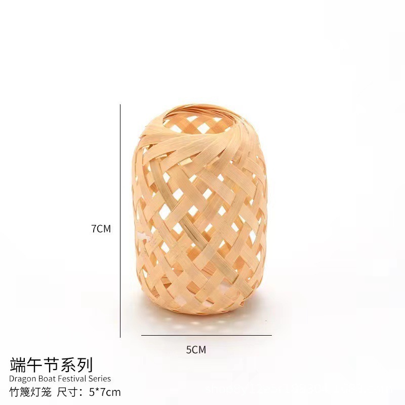 部品の卸売りは灯付き夜市の発光の小さい提灯の竹編みの露店を持っています。|undefined