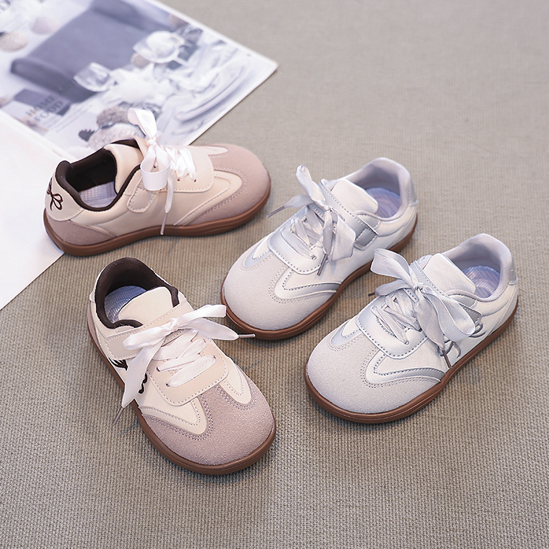 2025 primavera y otoño nuevos zapatos deportivos infantiles casuales zapatos blancos casuales coreanos zapatos casuales para niños zapatos de entrenamiento para niñas image 1