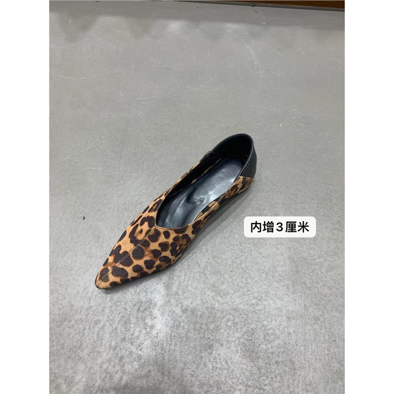 平底レトロポインテッドトゥヒョウ柄シングルシューズ婦人靴2025春秋フレンチソフトソール足が疲れにくい黒通勤靴|undefined