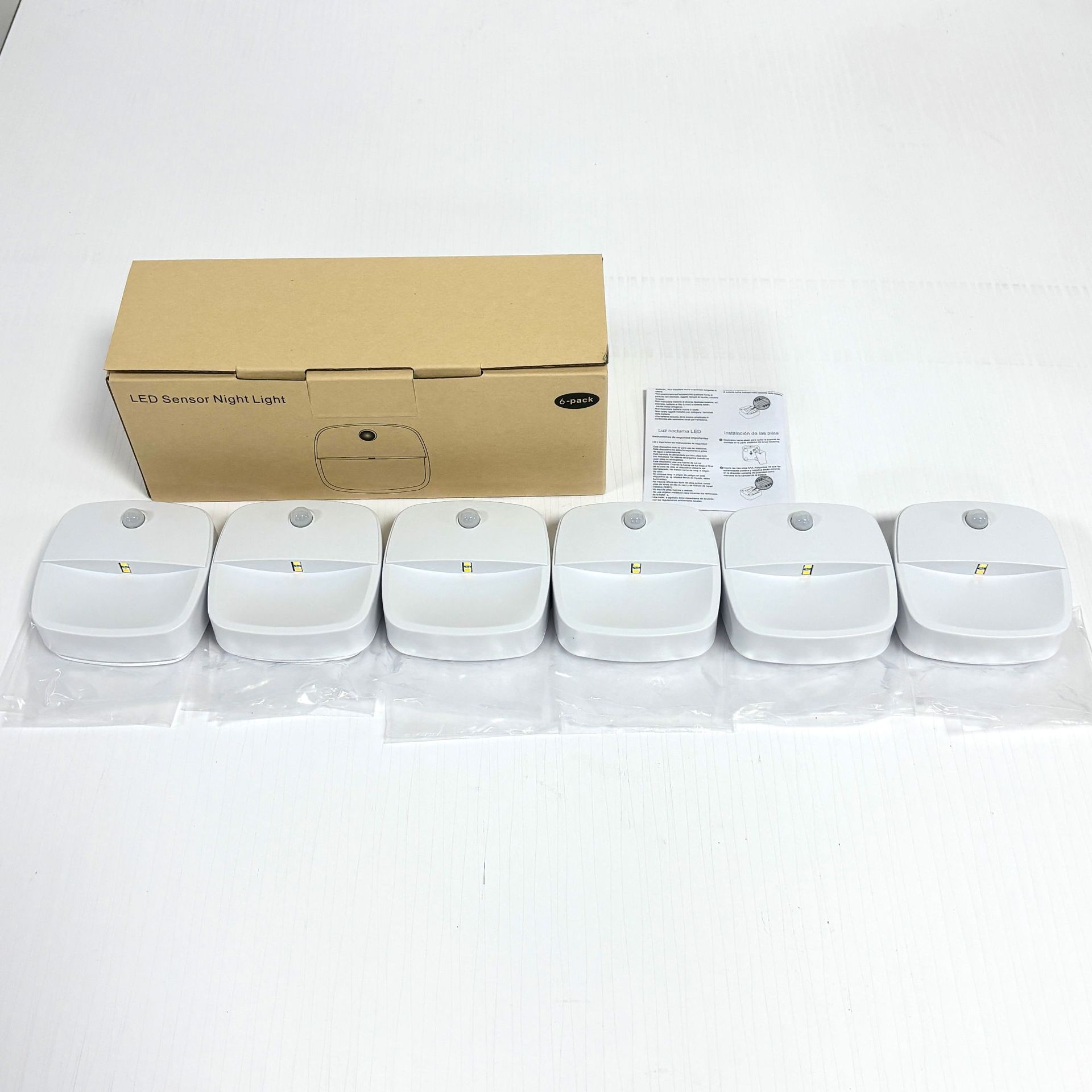 Pasillo dormitorio noche luz al por mayor de emergencia inalámbrica de ahorro de energía plug-in de infrarrojos inteligente del cuerpo humano luz de la noche de luz