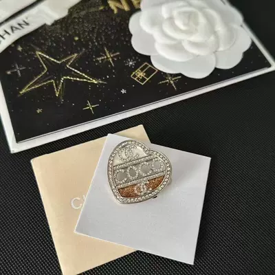 Yaxa sancaqları, Classic Chanel-Style High-End Gold-Plated - love-coco-brooch