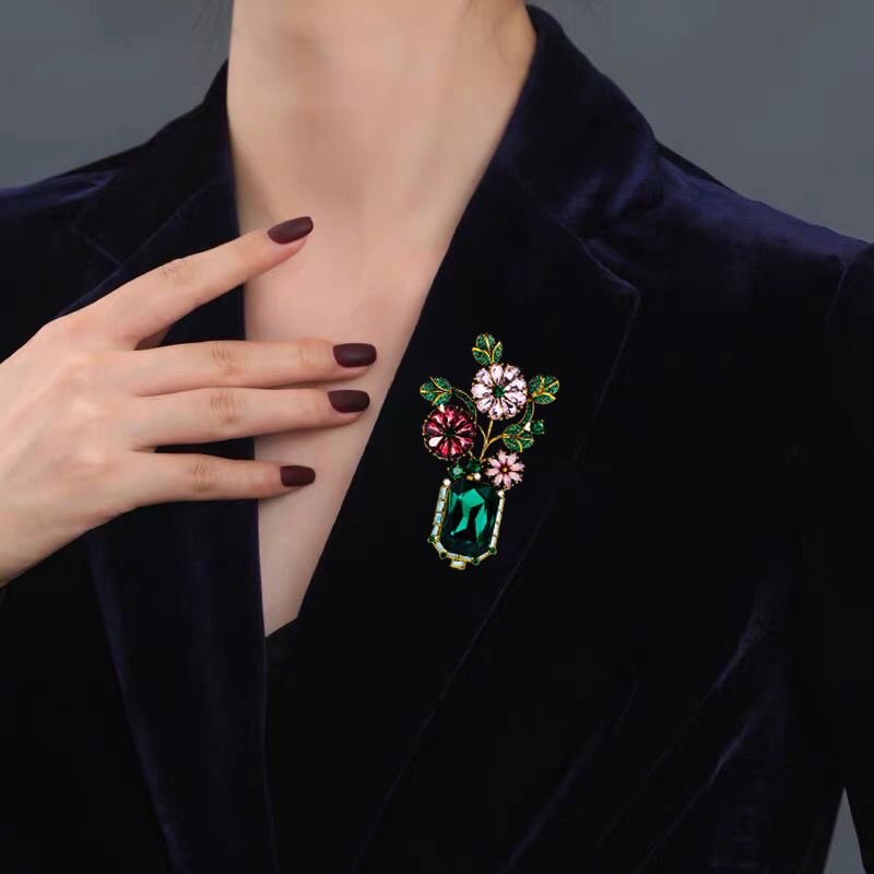 Spilla vintage floreale cristallo verde rame stile corte gioielli_voghion.com